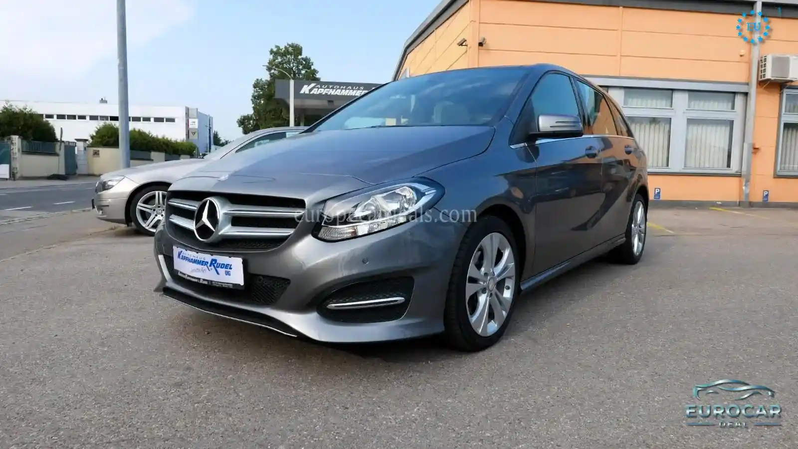 Mercedes-Benz B 180