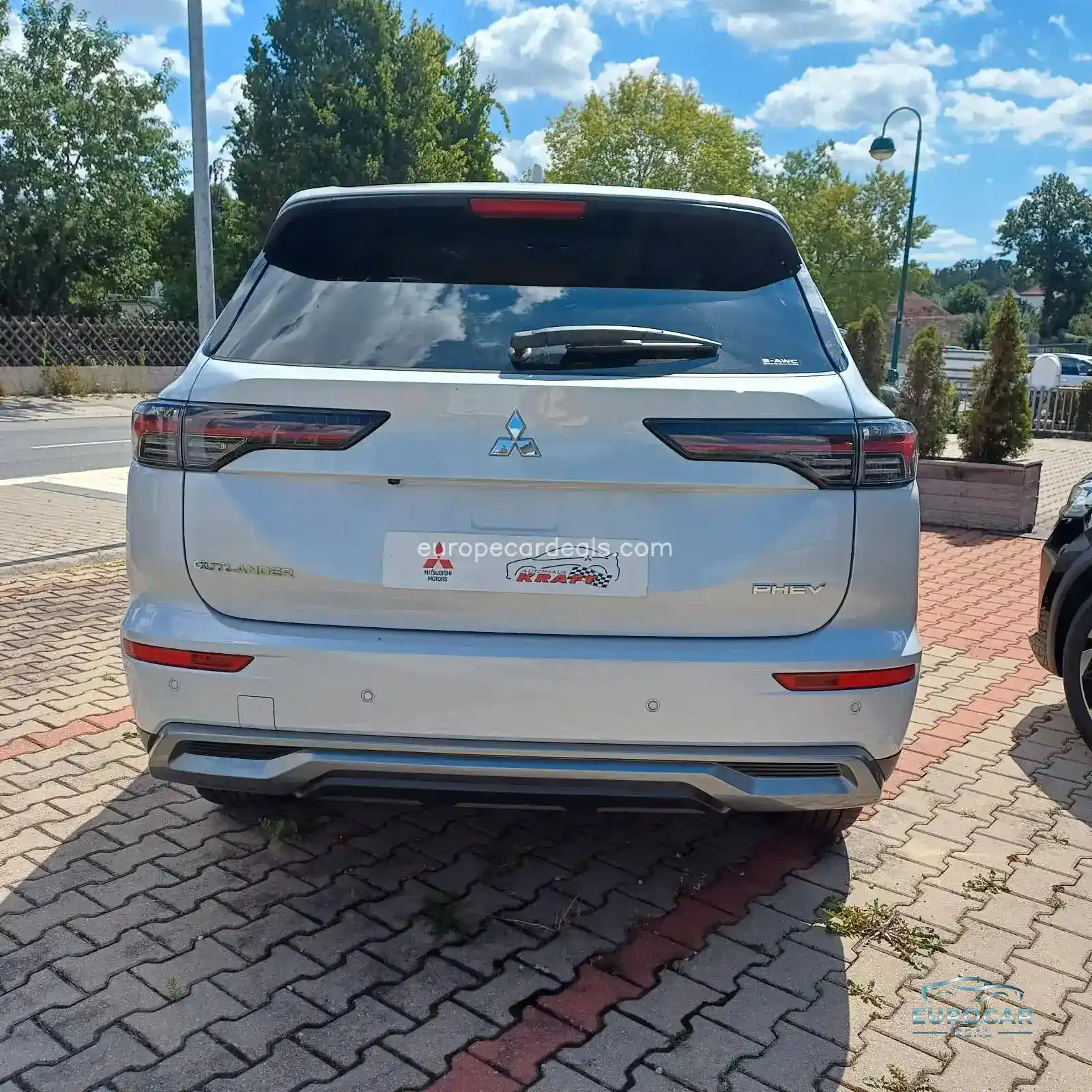 Mitsubishi Plug-in Hybrid Outlander