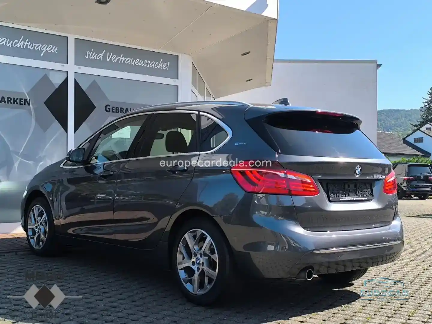 BMW 225