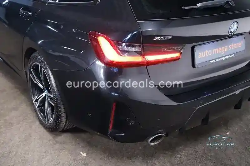 BMW 330