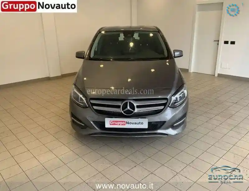 Mercedes-Benz B 200