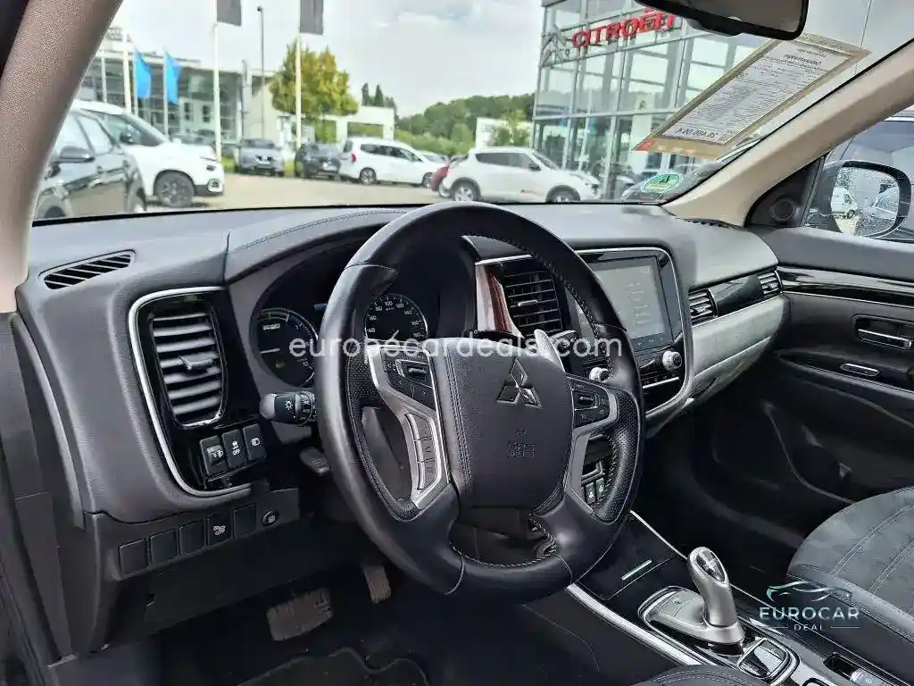 Mitsubishi Plug-in Hybrid Outlander