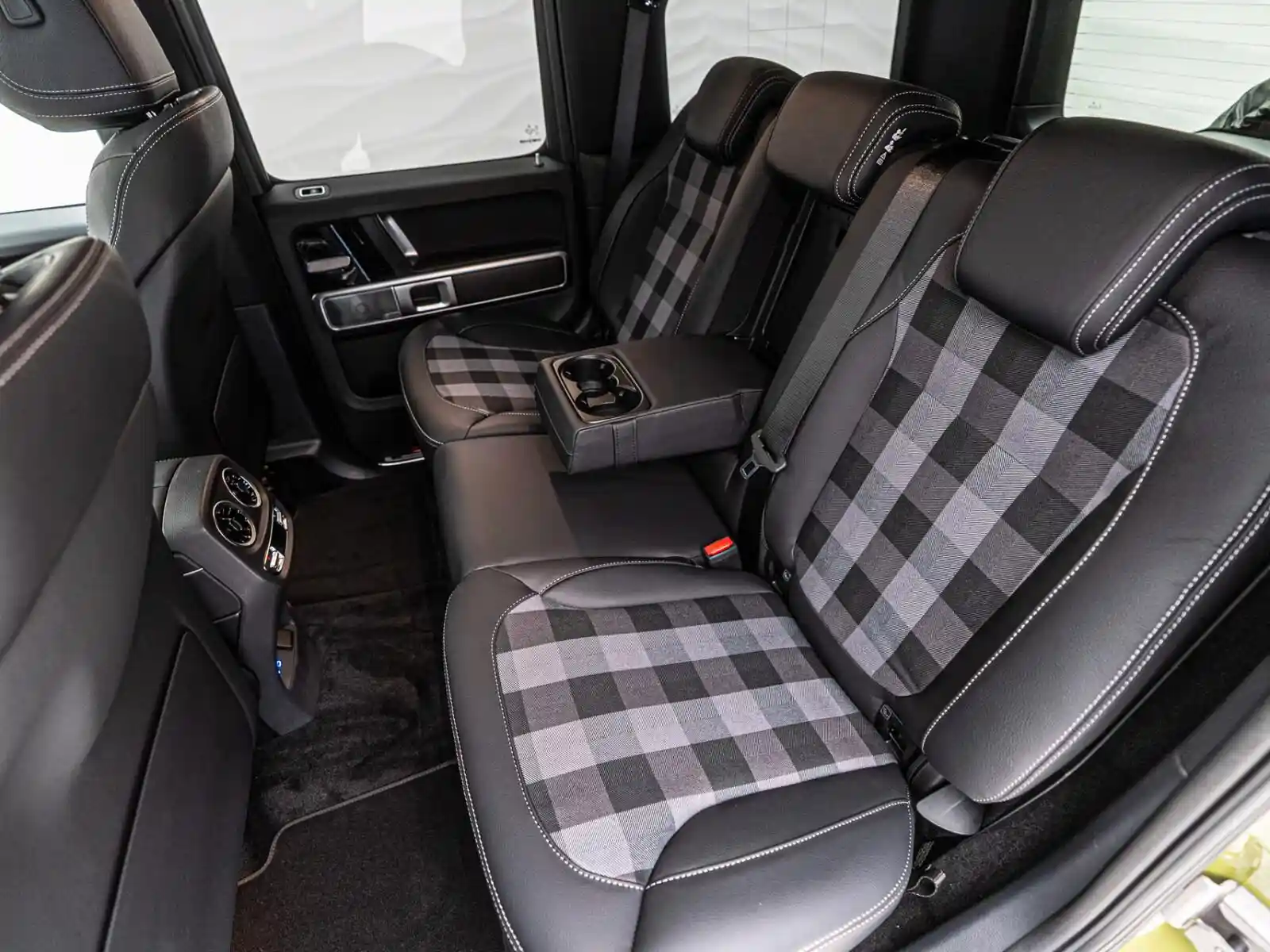 Mercedes-Benz G 500