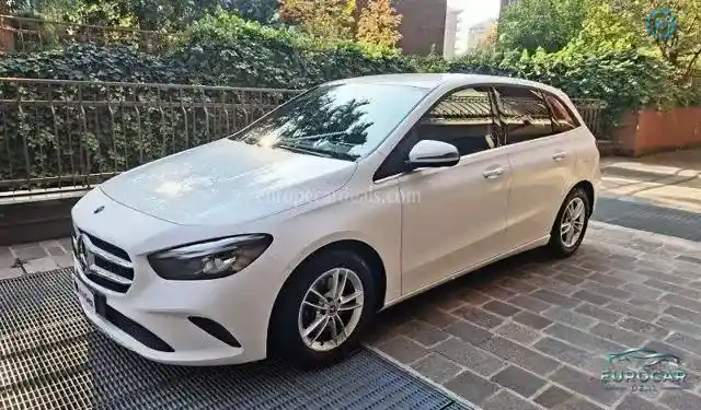 Mercedes-Benz B 180