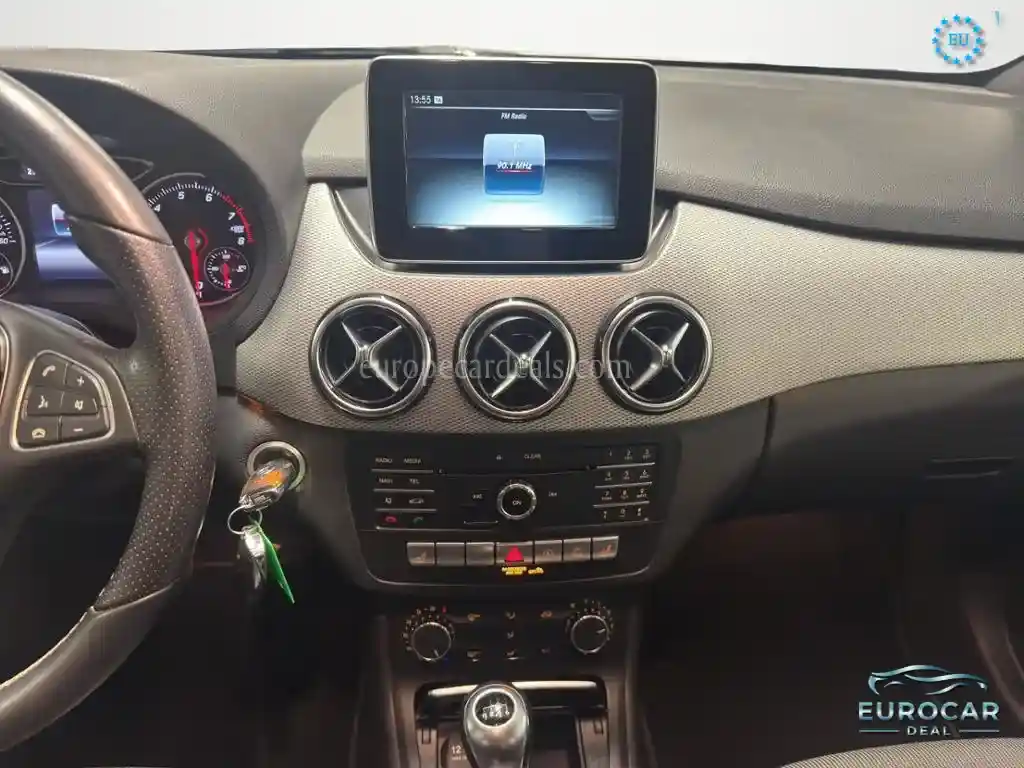 Mercedes-Benz B 200