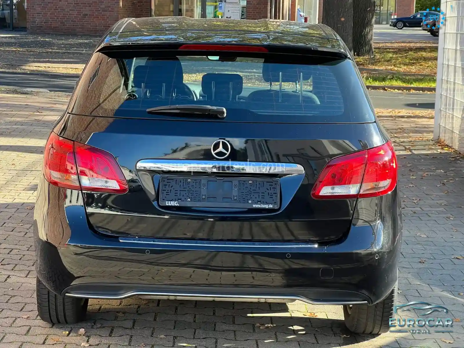 Mercedes-Benz B 180