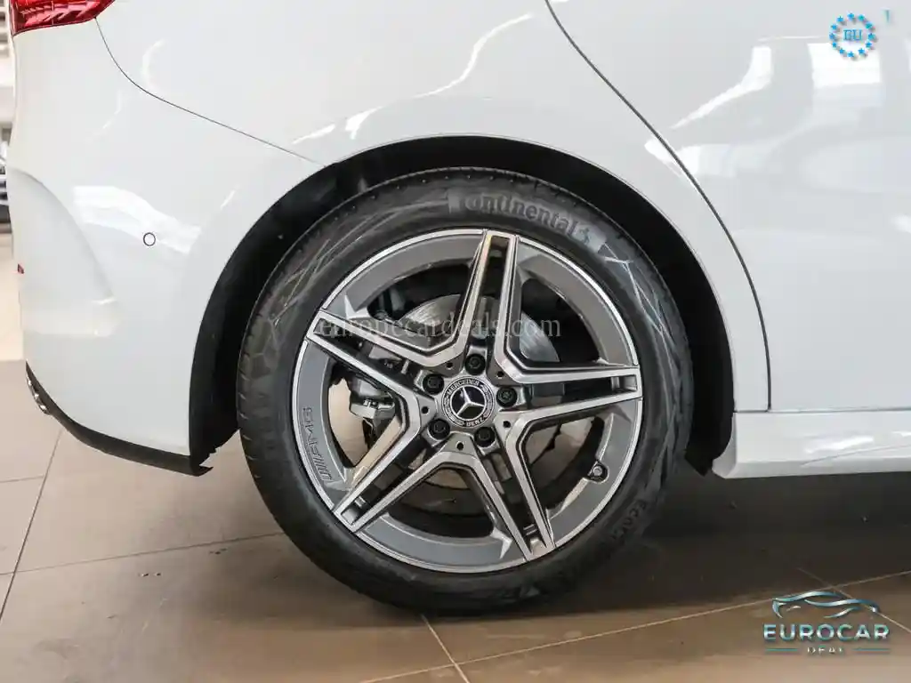 Mercedes-Benz B 220