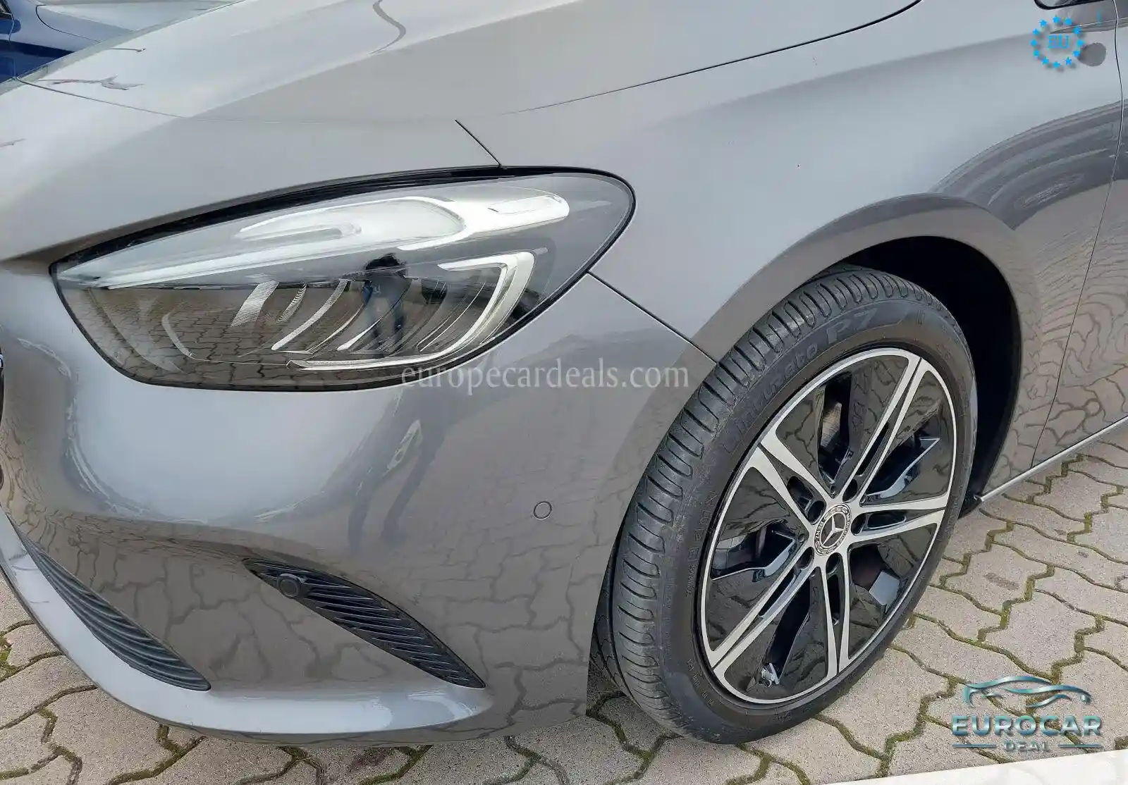 Mercedes-Benz B 220