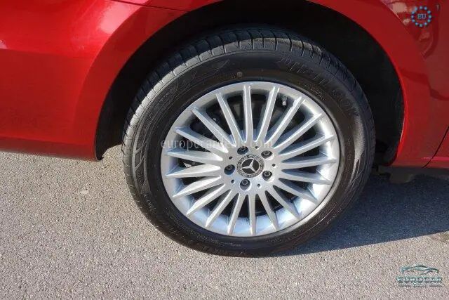 Mercedes-Benz V 220
