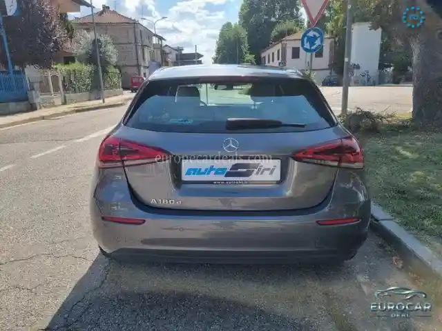 Mercedes-Benz A 180