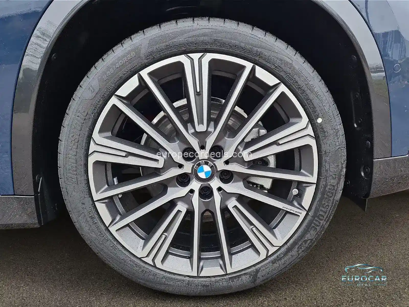 BMW iX1