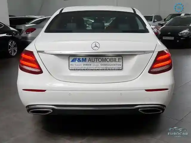 Mercedes-Benz E 200