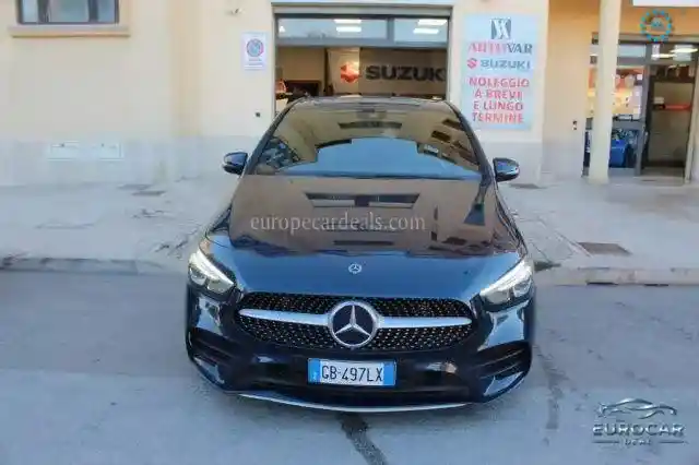 Mercedes-Benz B 180