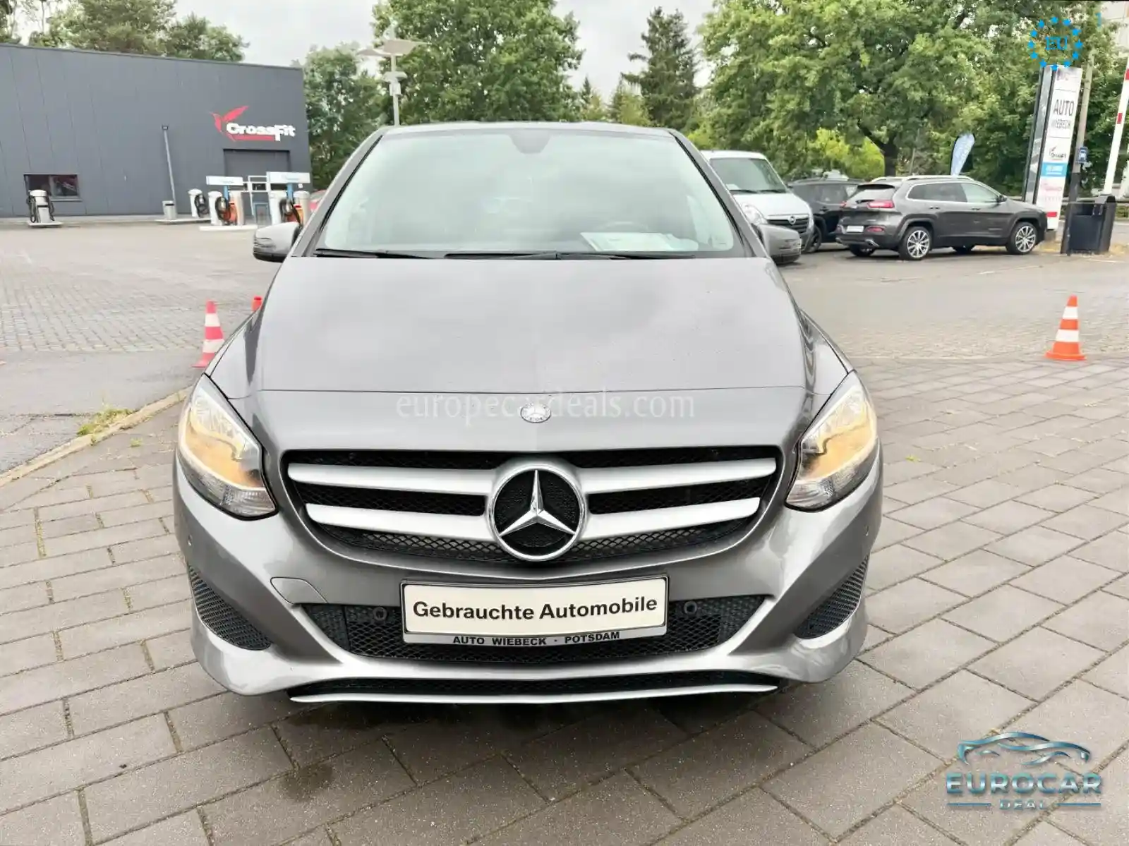Mercedes-Benz B 180