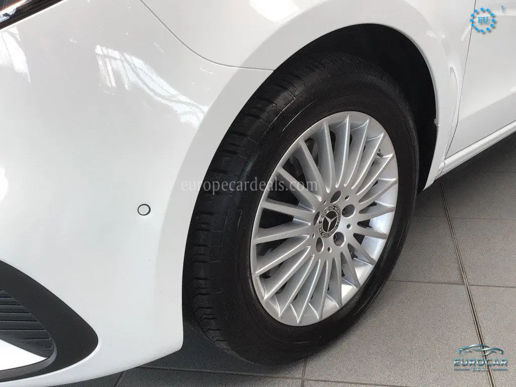 Mercedes-Benz V 220