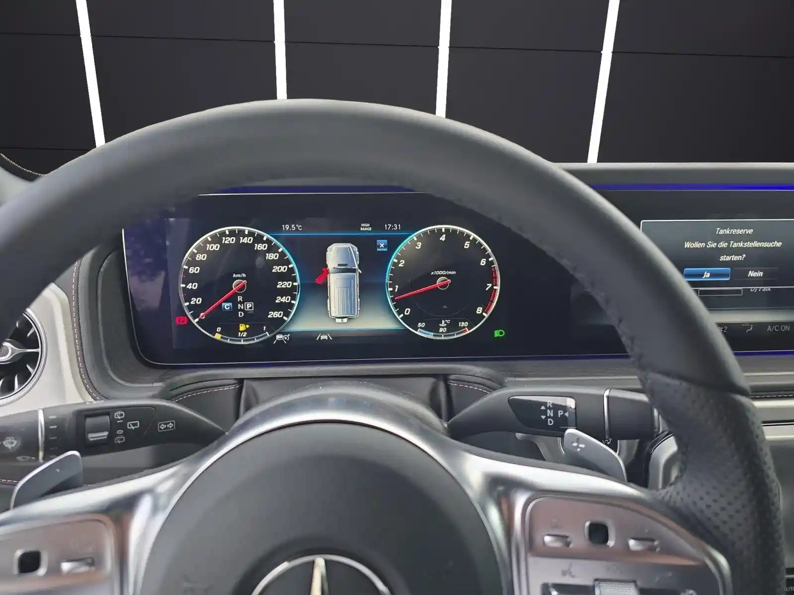Mercedes-Benz G 500