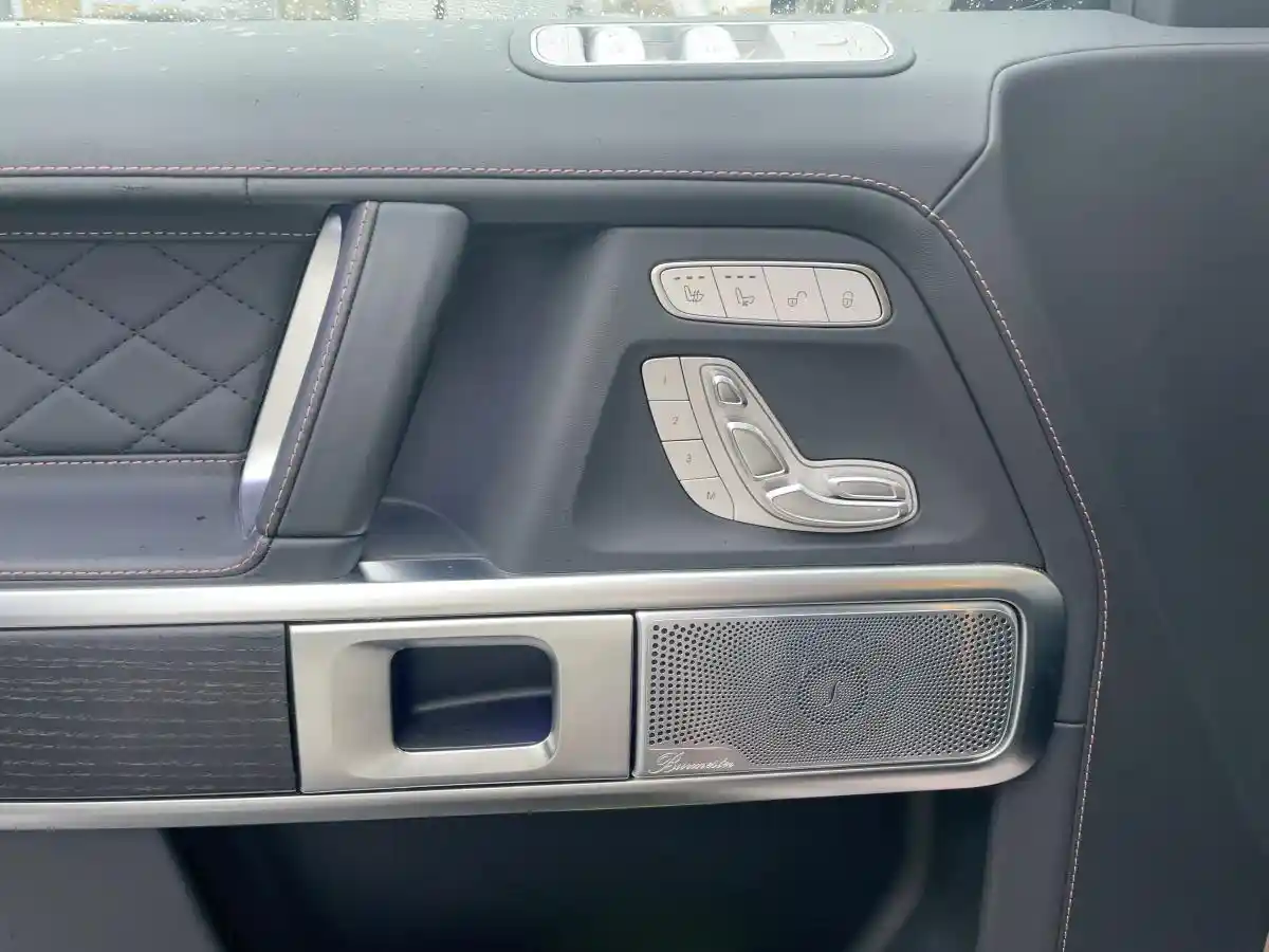 Mercedes-Benz G 500