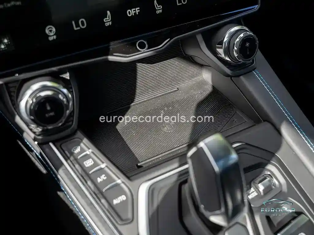 Lynk&Co 01