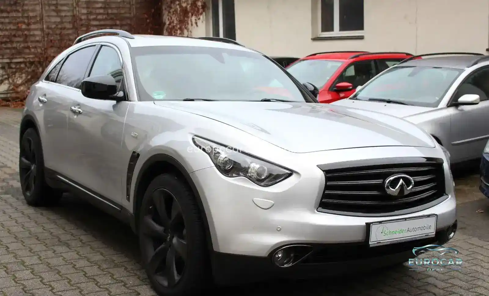 Infiniti QX70