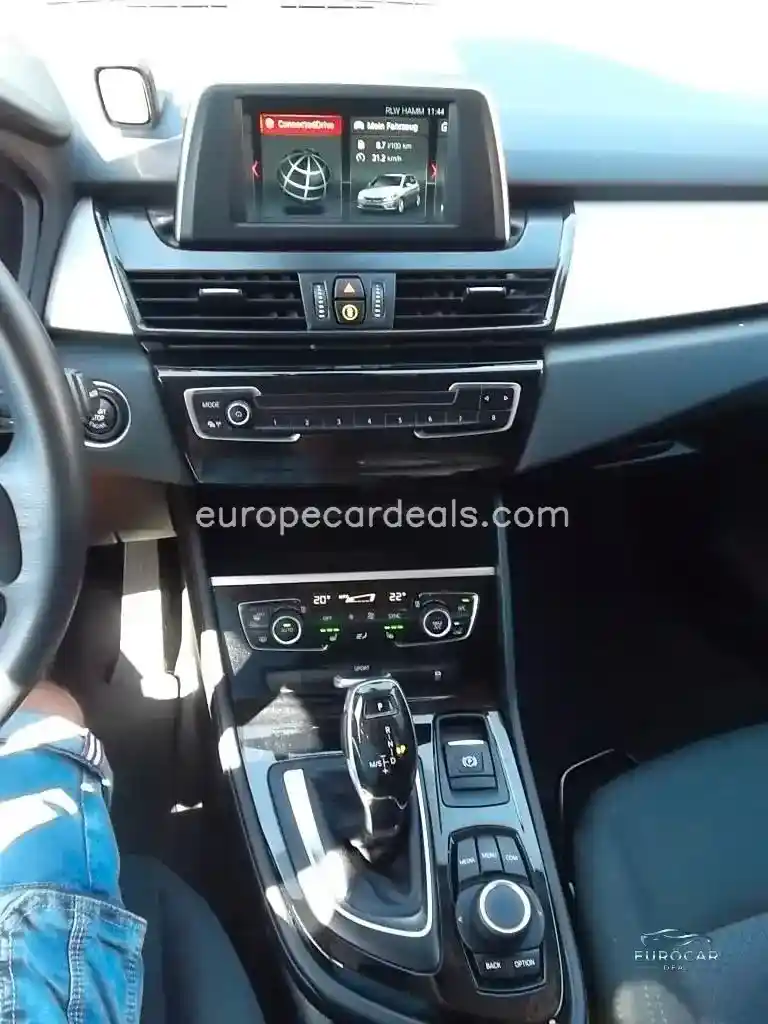 BMW 218