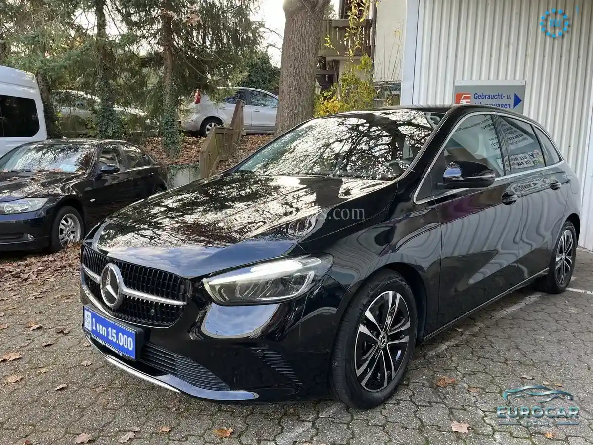 Mercedes-Benz B 180