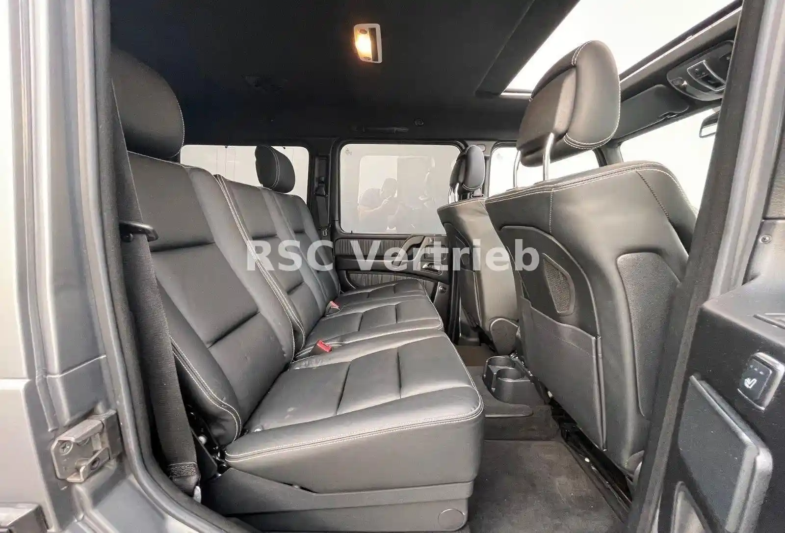 Mercedes-Benz G 500