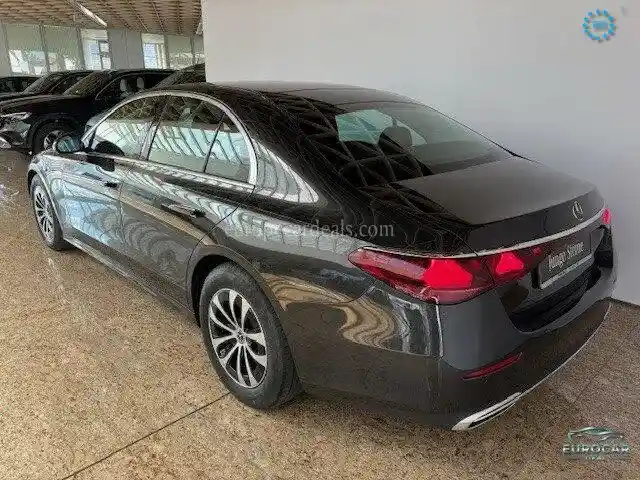 Mercedes-Benz E 200
