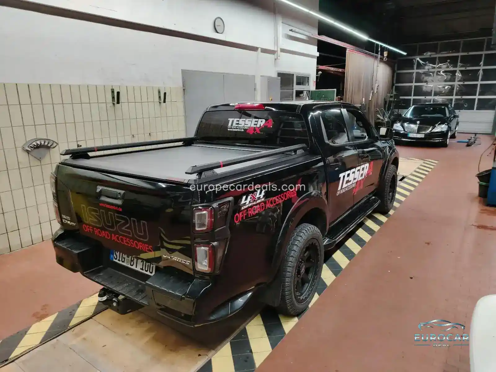 Double Cab 4WD V-CROSS TESSER4x4 Umbau