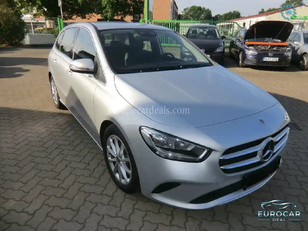 Mercedes-Benz B 180