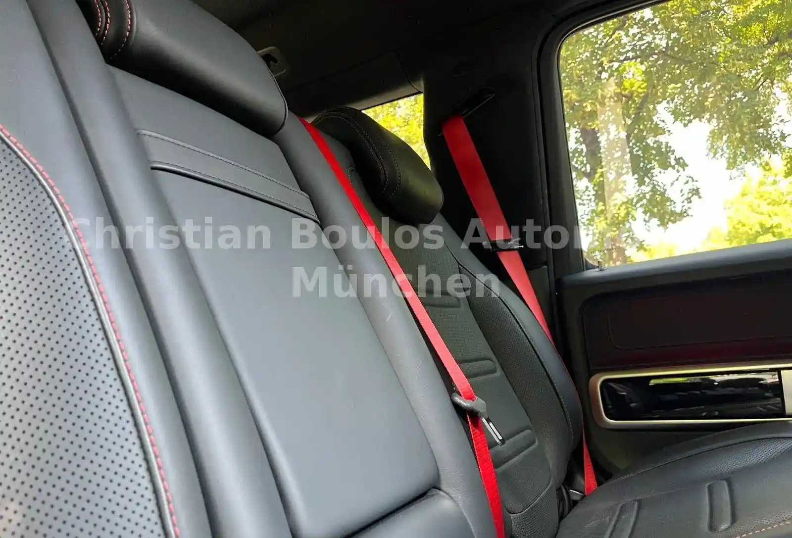 Mercedes-Benz G 500