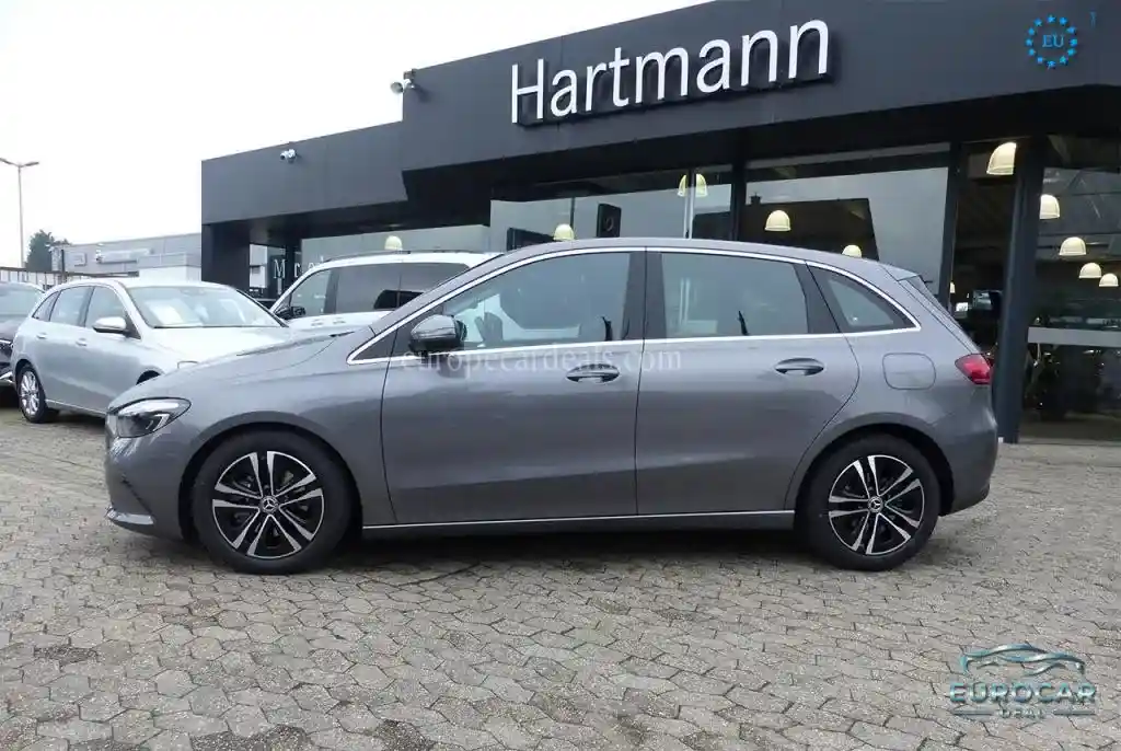 Mercedes-Benz B 180