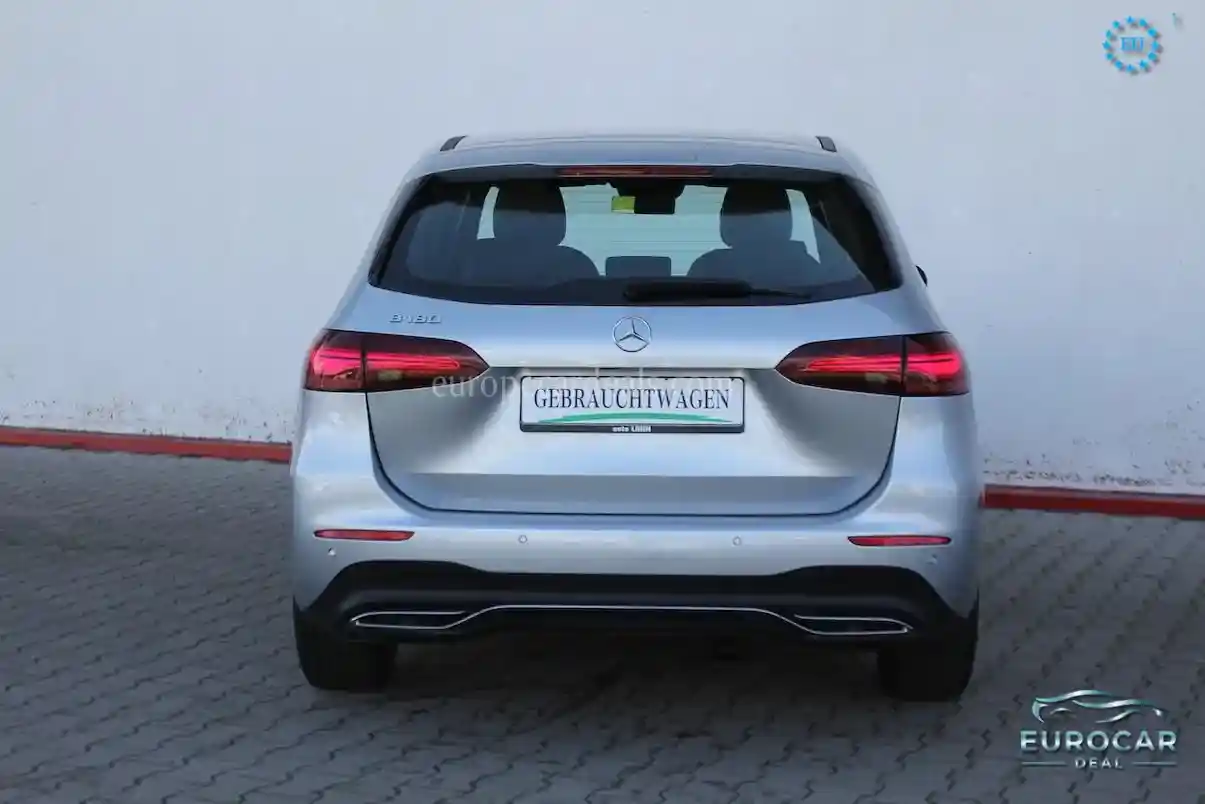 Mercedes-Benz B 180