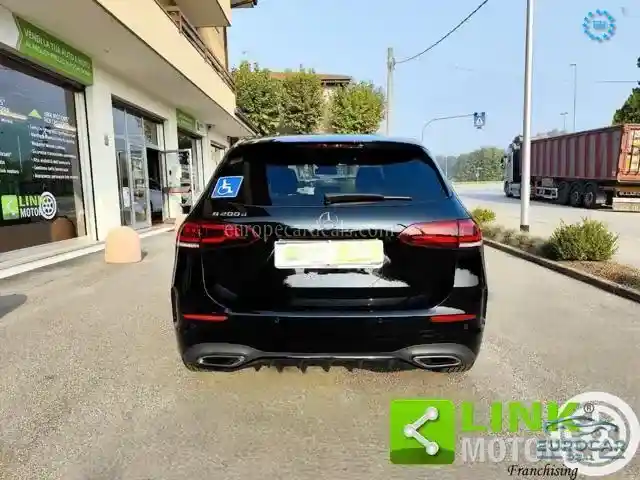 Mercedes-Benz B 200