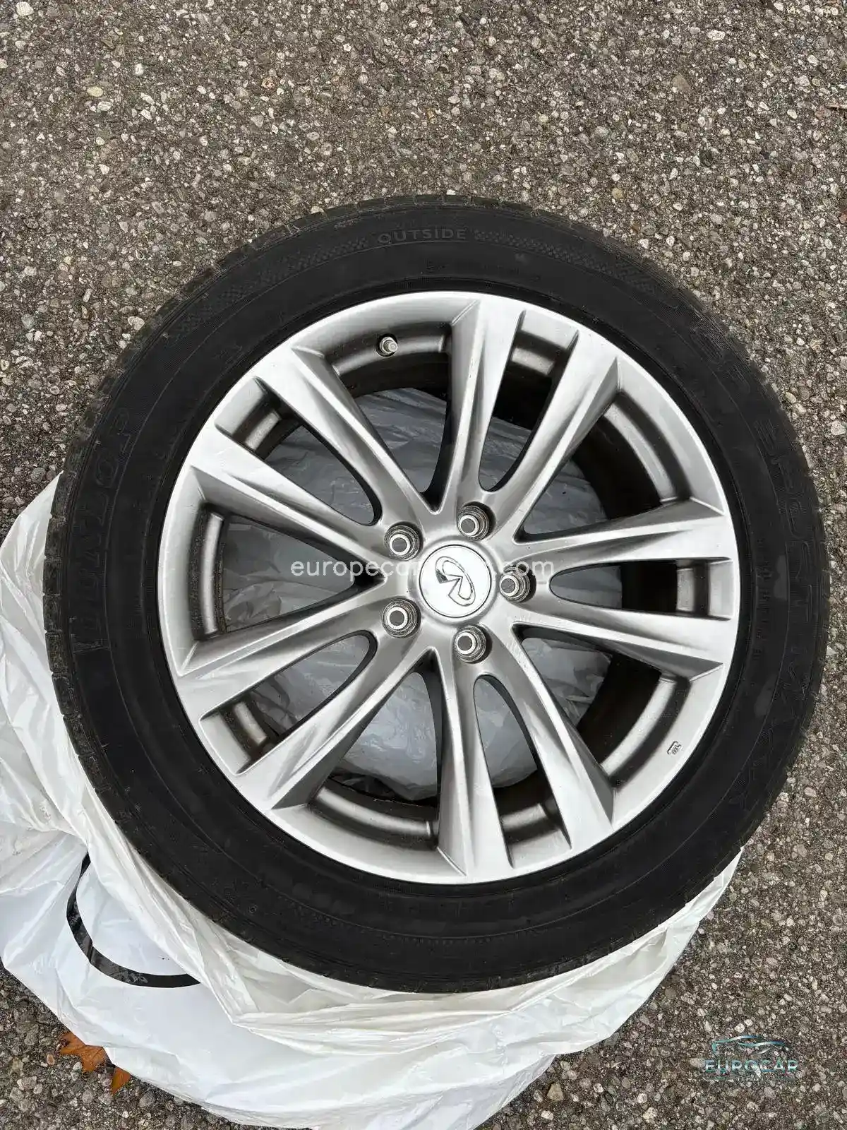 Infiniti Q70