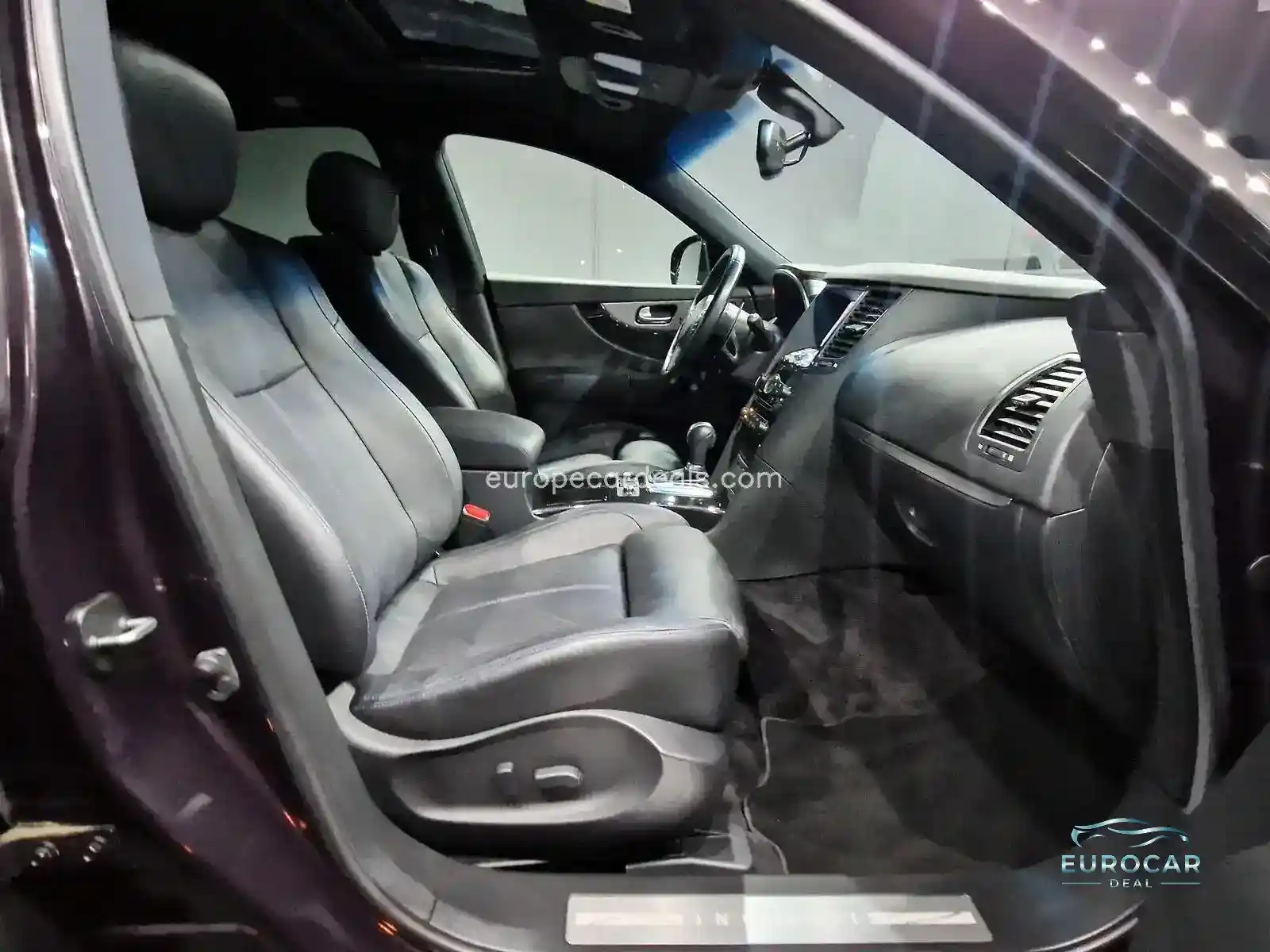 Infiniti QX70