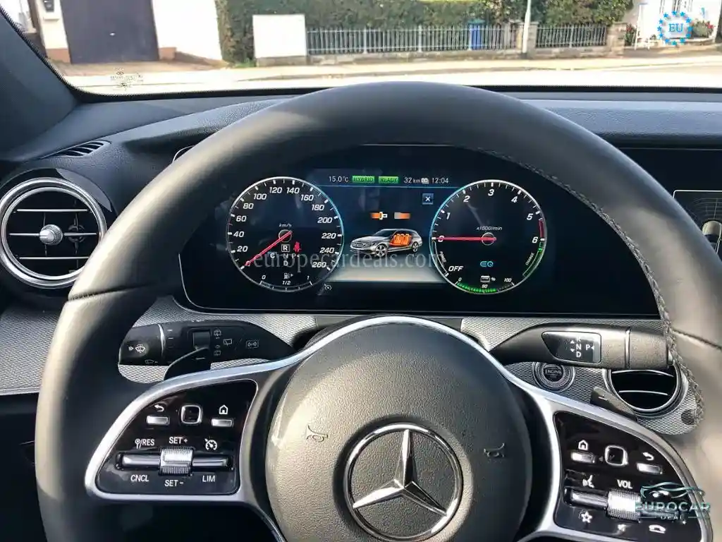 Mercedes-Benz E 300