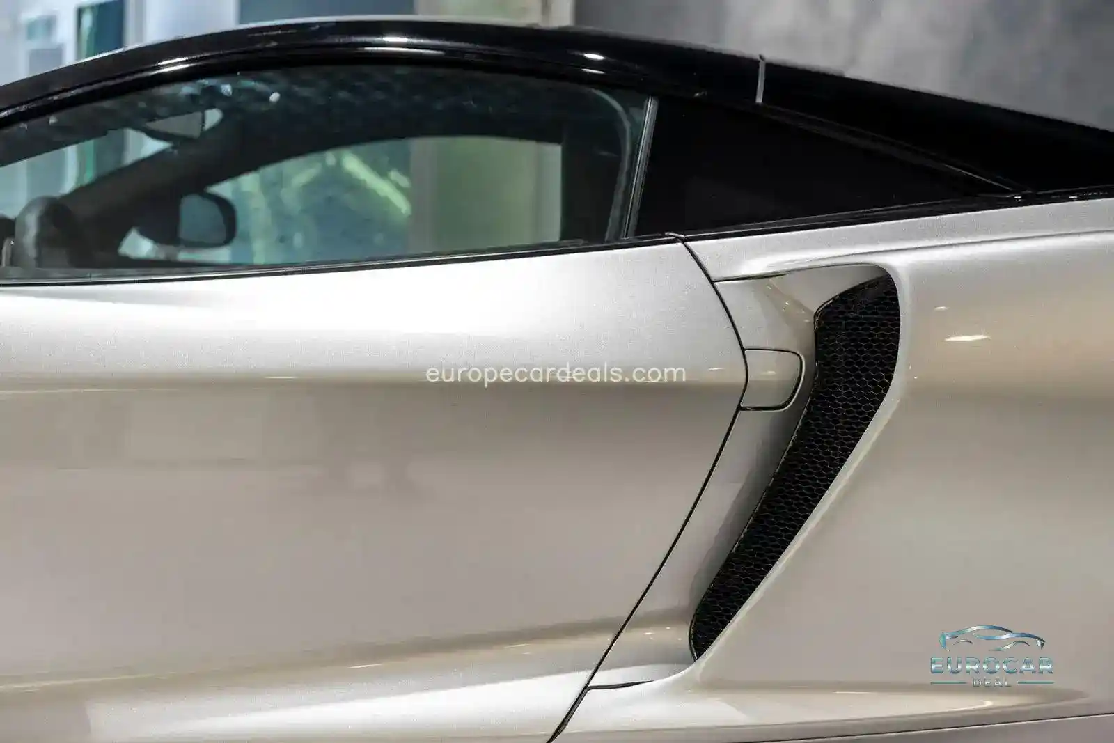 McLaren GT