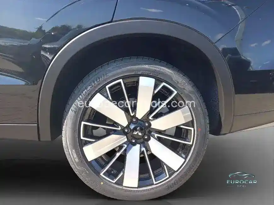 Mitsubishi Plug-in Hybrid Outlander