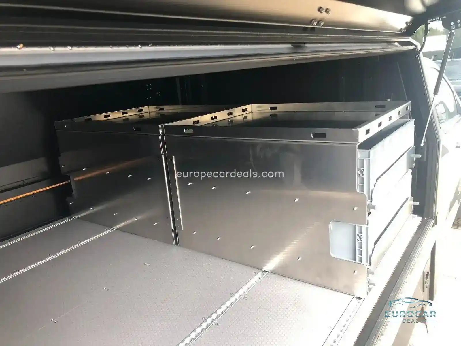 Space Cab LS AT mit Pepec Festaufbau
