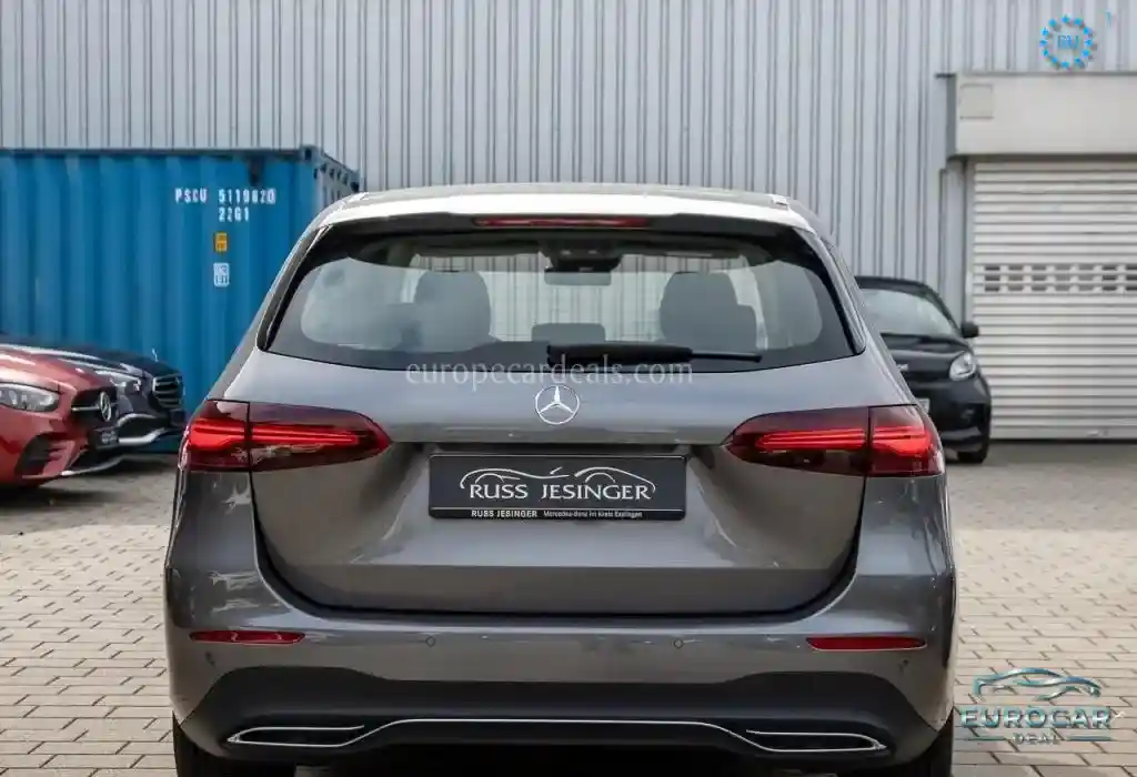 Mercedes-Benz B 180
