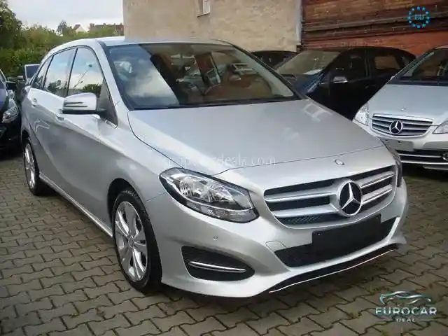 Mercedes-Benz B 200