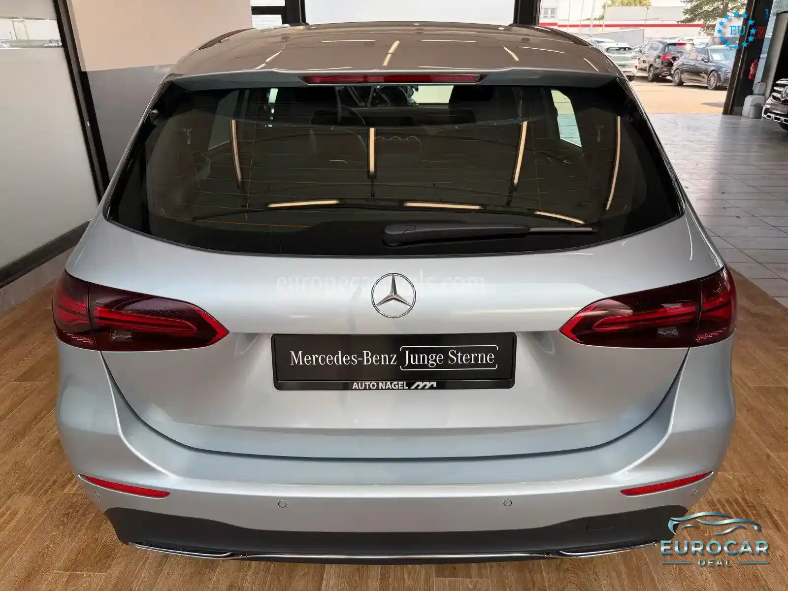 Mercedes-Benz B 180
