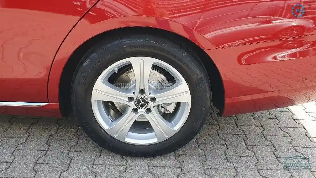 Mercedes-Benz E 200
