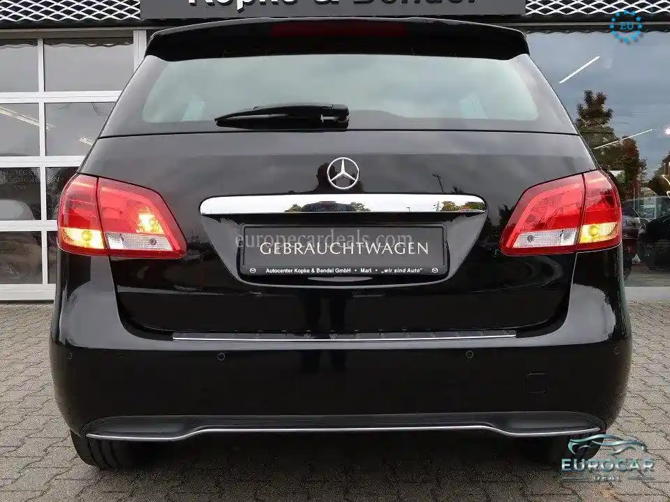 Mercedes-Benz B 180