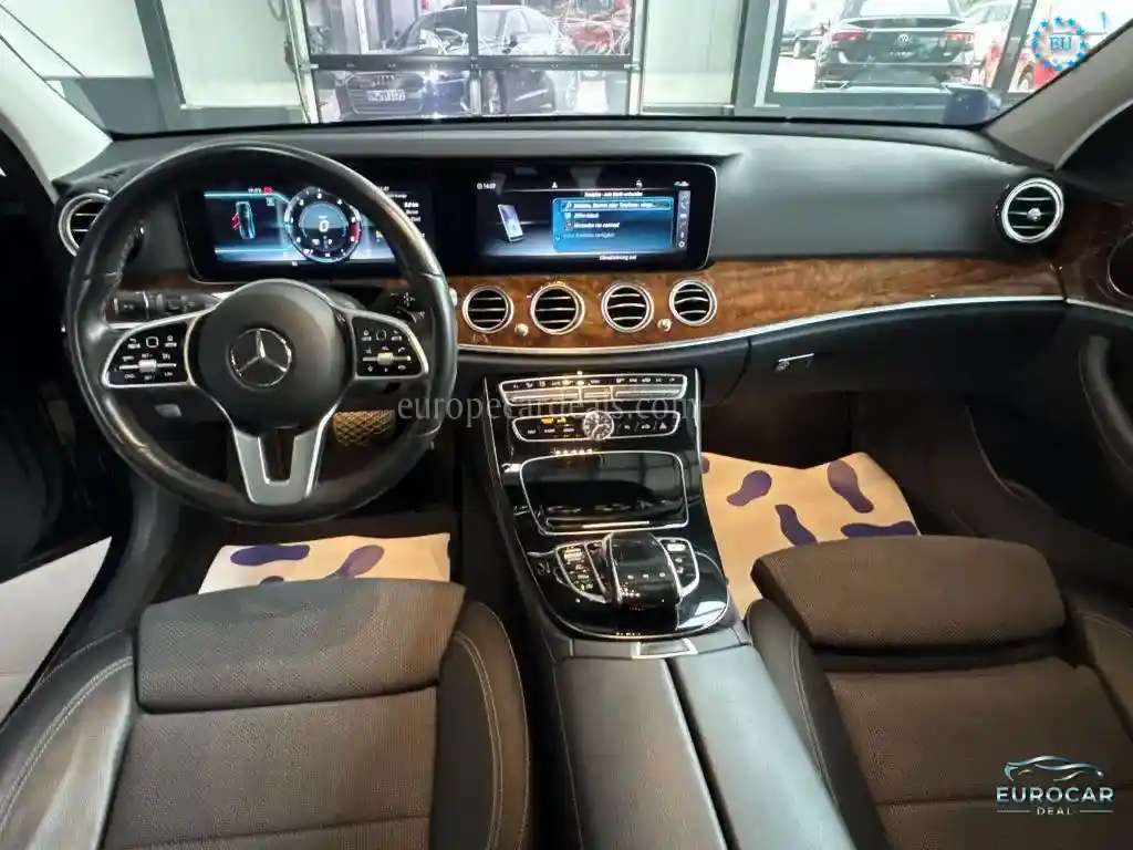 Mercedes-Benz E 220