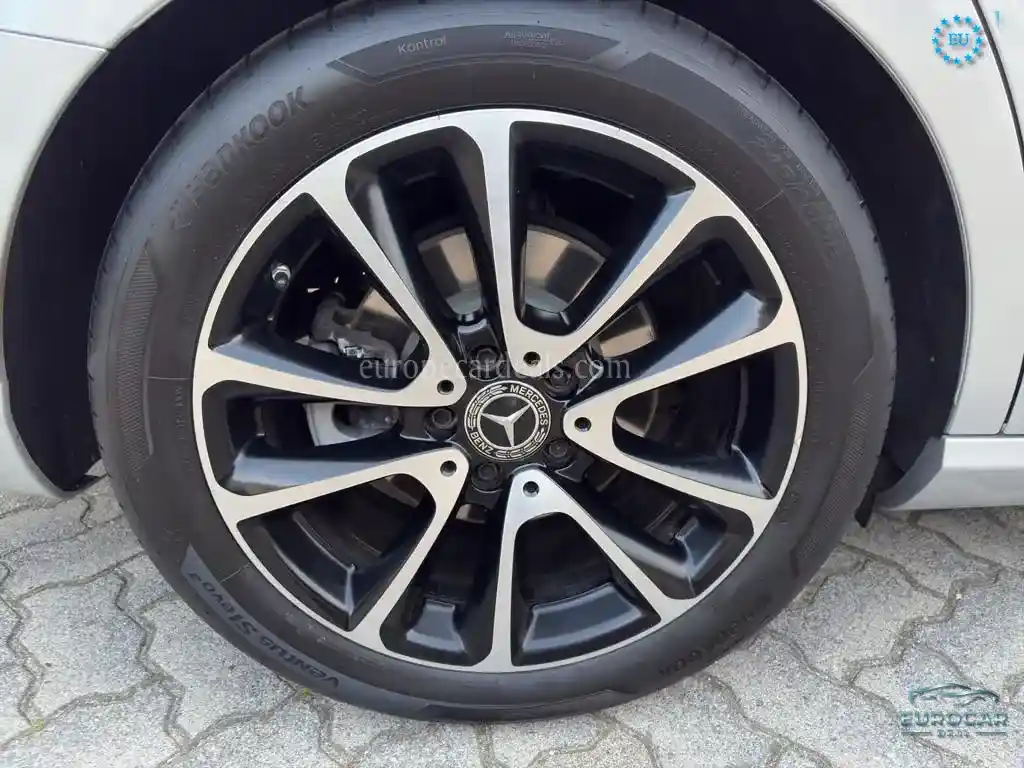Mercedes-Benz E 200