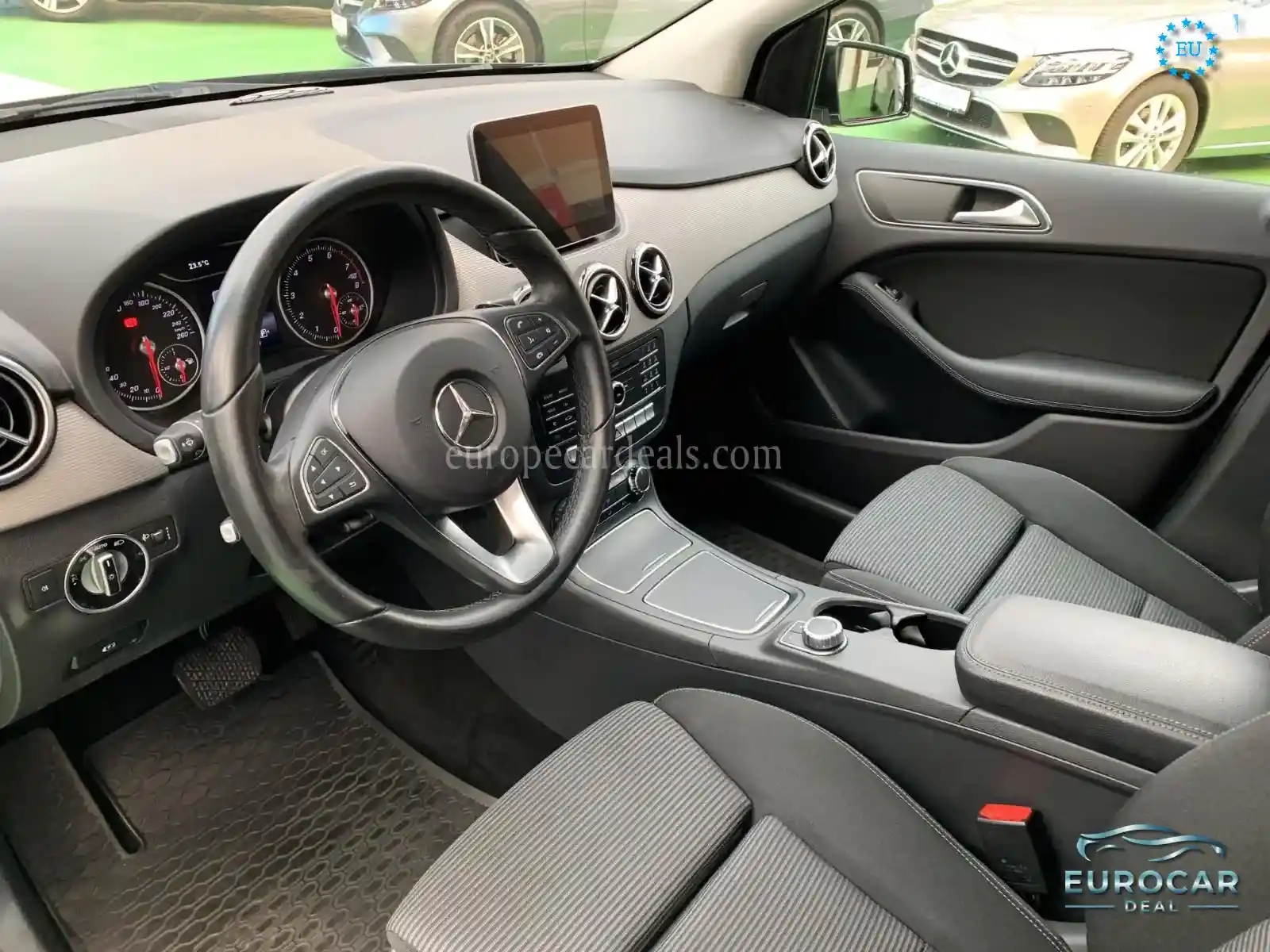 Mercedes-Benz B 180