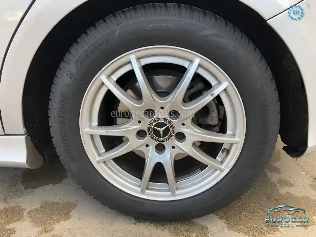 Mercedes-Benz B 200