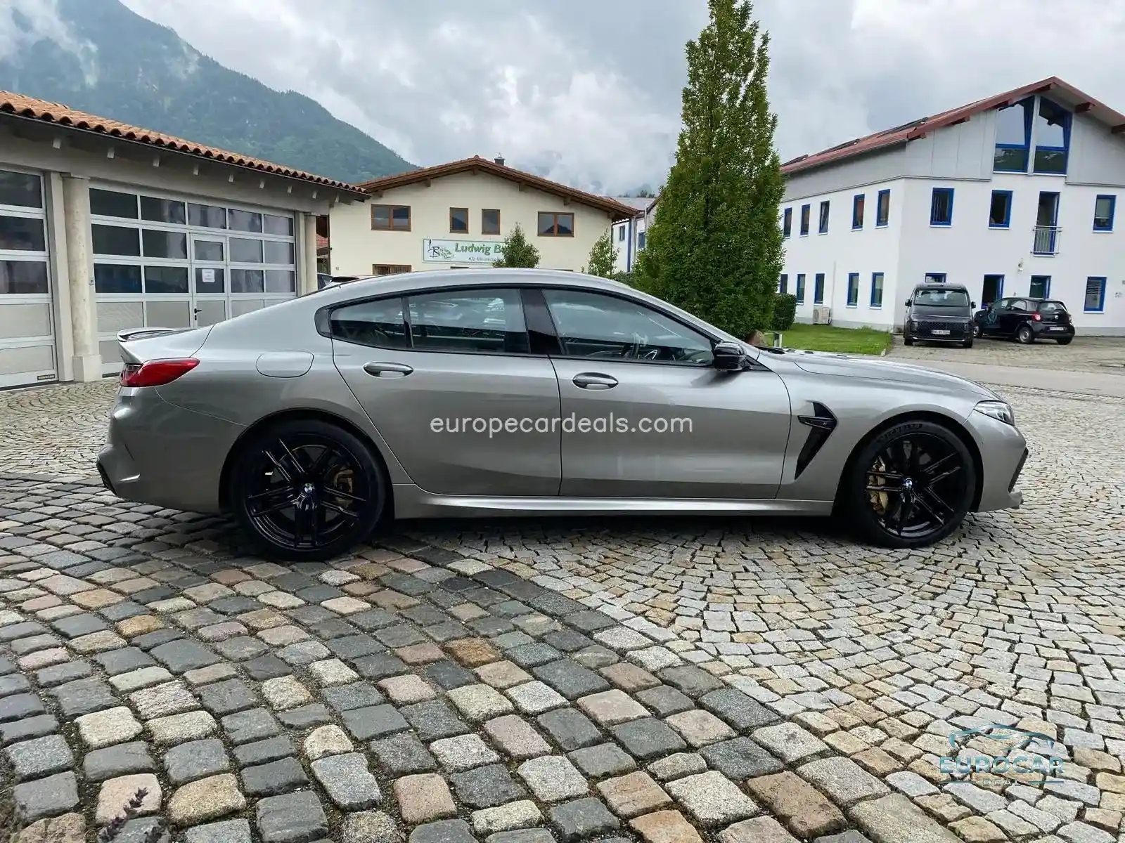 BMW M8