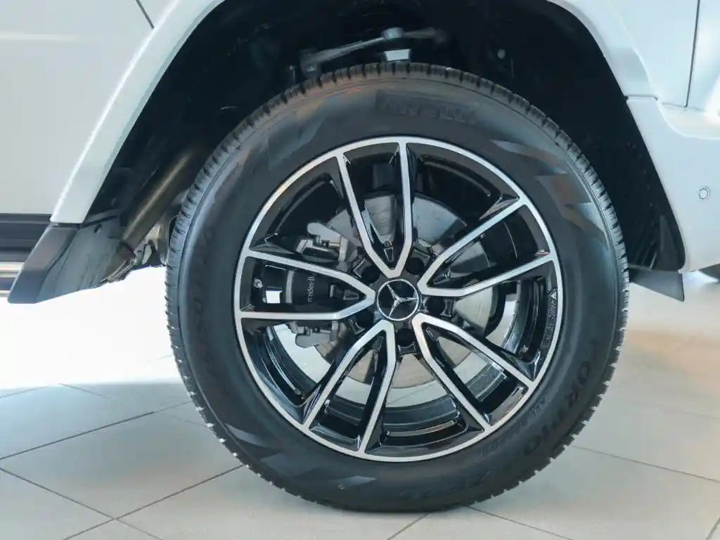 Mercedes-Benz G 500